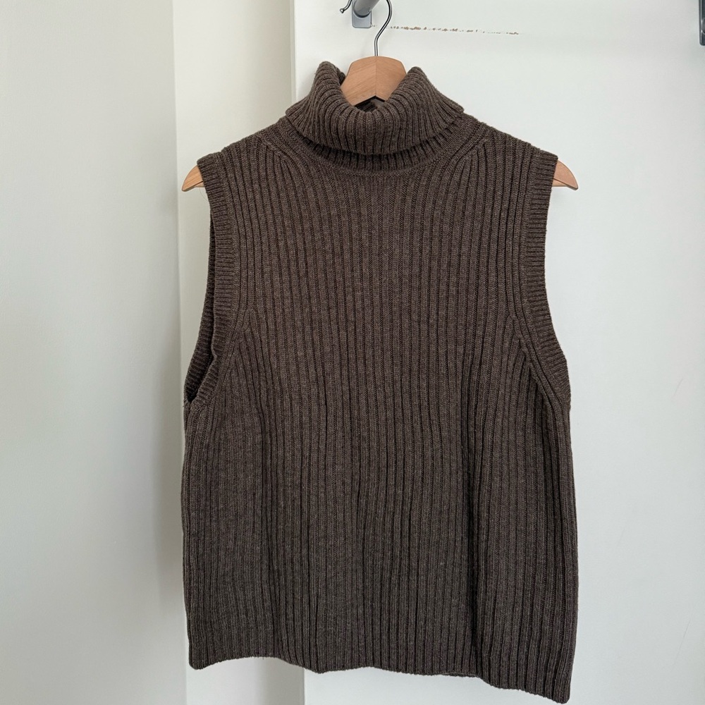 & Other Stories Wool Sleeveless Ribbed Turtleneck Sweater in Brown
